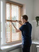 Как выбрать жалюзи: Гид по всем видам, материалам и установке