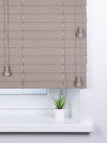 Жалюзи деревянные горизонтальные, Дерево капучино 50 мм, 25 мм