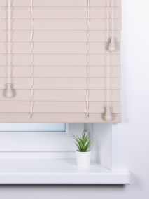 Жалюзи деревянные горизонтальные, Дерево сливочный 50 мм, 25 мм